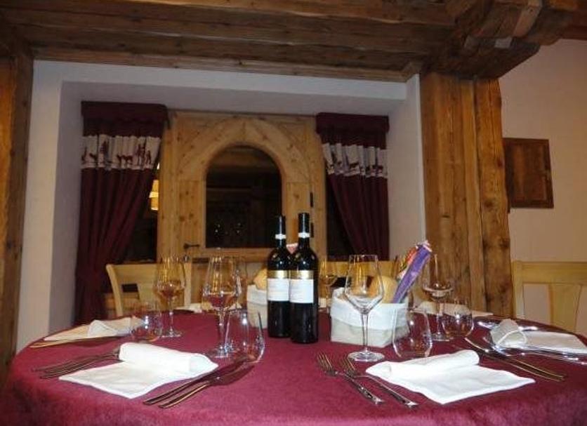 Dining room Photo