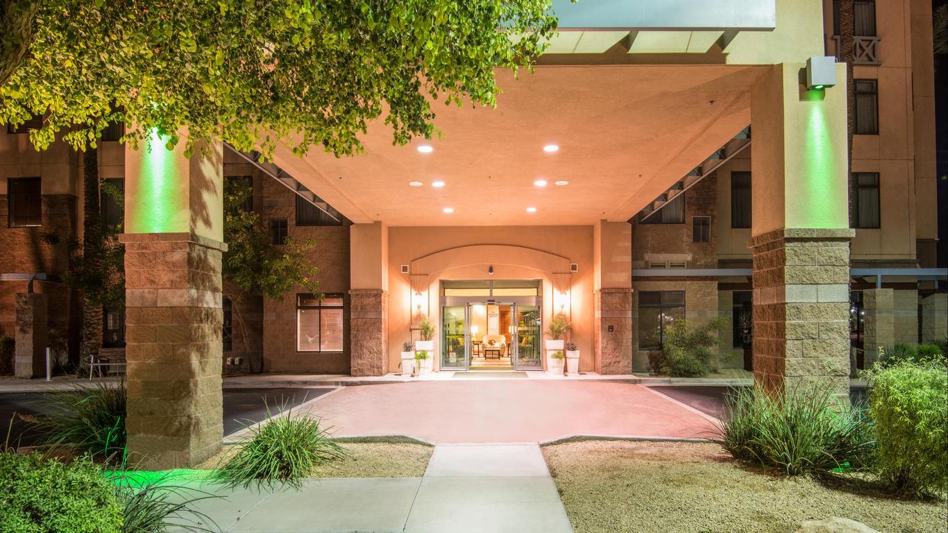 Holiday Inn & Suites Goodyear - West Phoenix Area By IHG