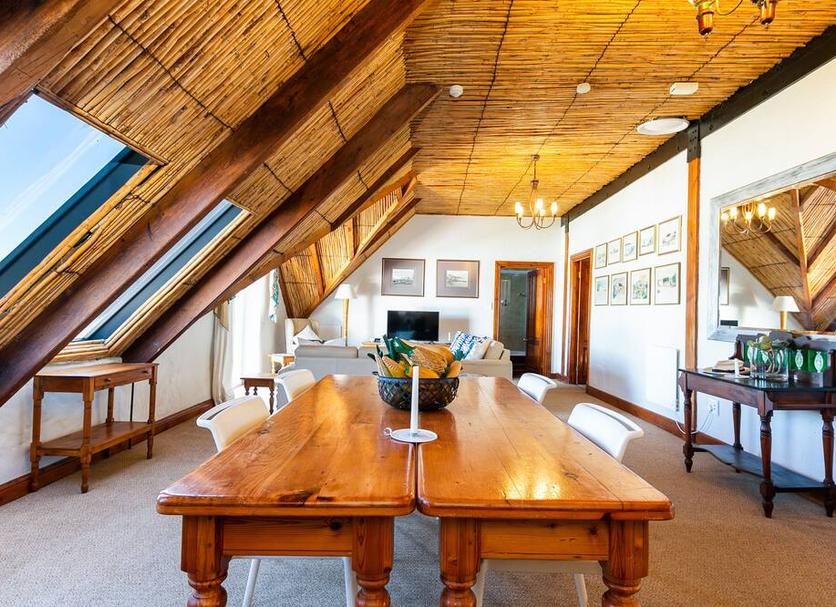 Dining room Photo