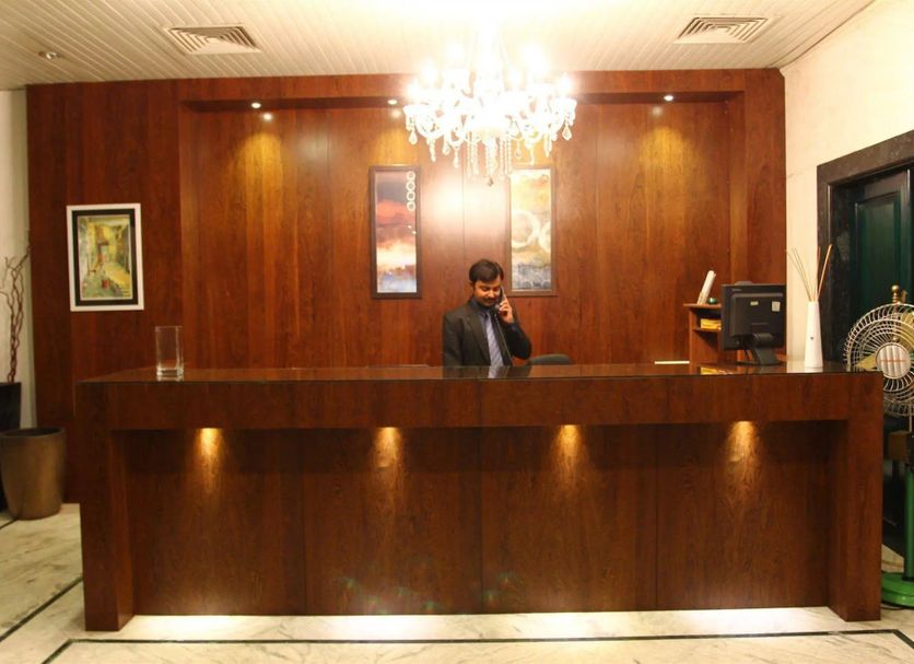 Front desk Photo
