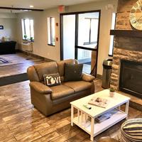 Days Inn & Suites by Wyndham Traverse City