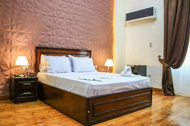 Midtown Hostel