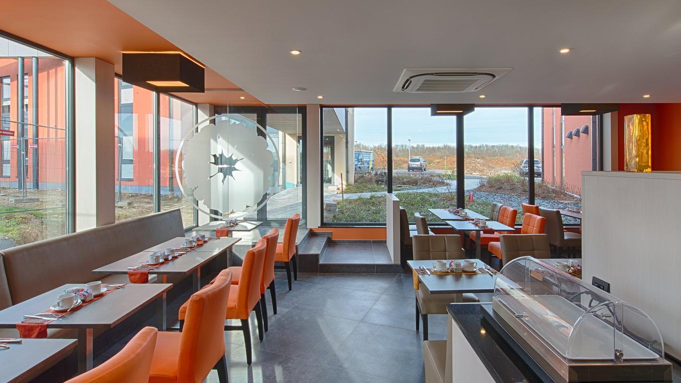 Orange Hotel