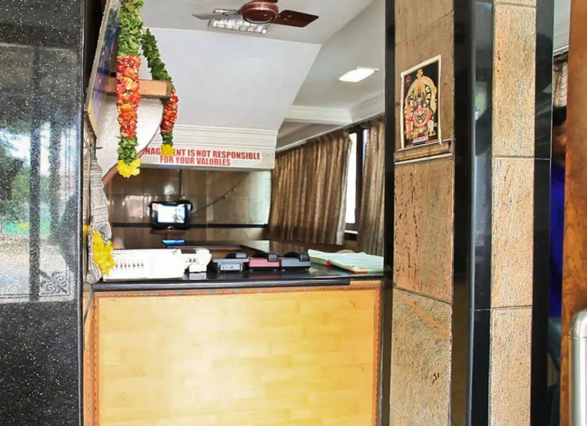 Front desk Photo