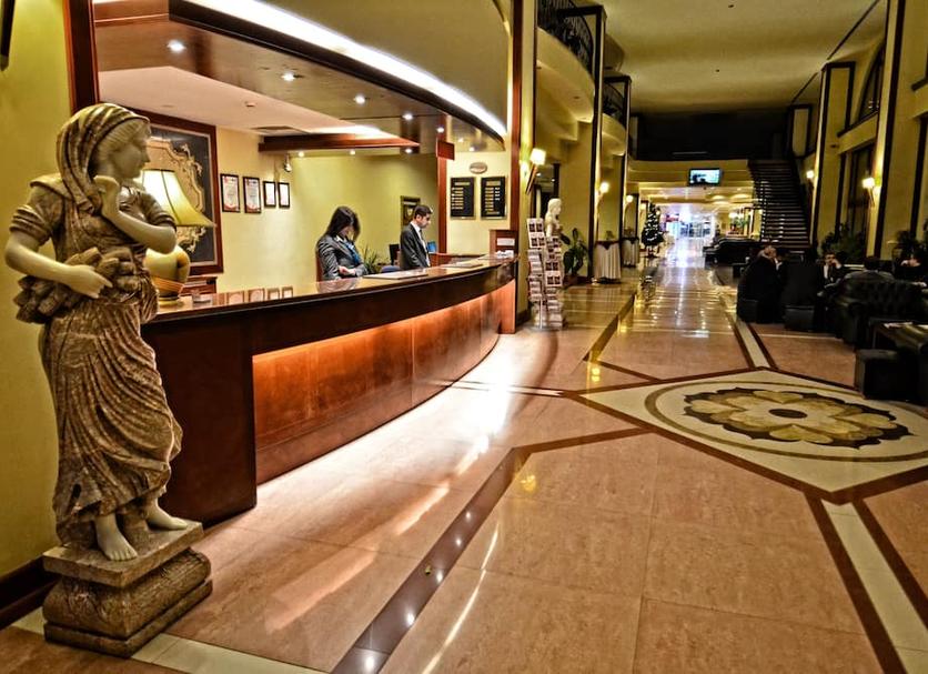 Front desk Photo