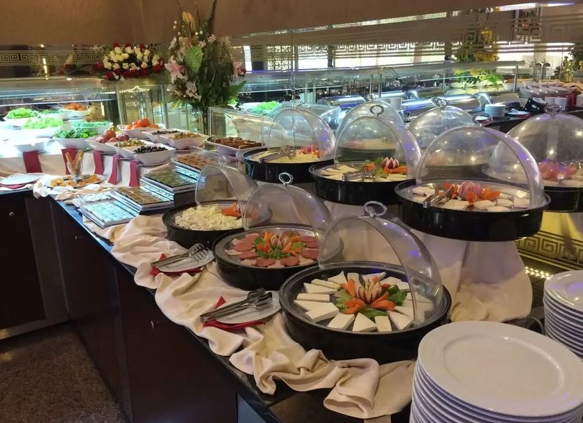 Buffet Photo