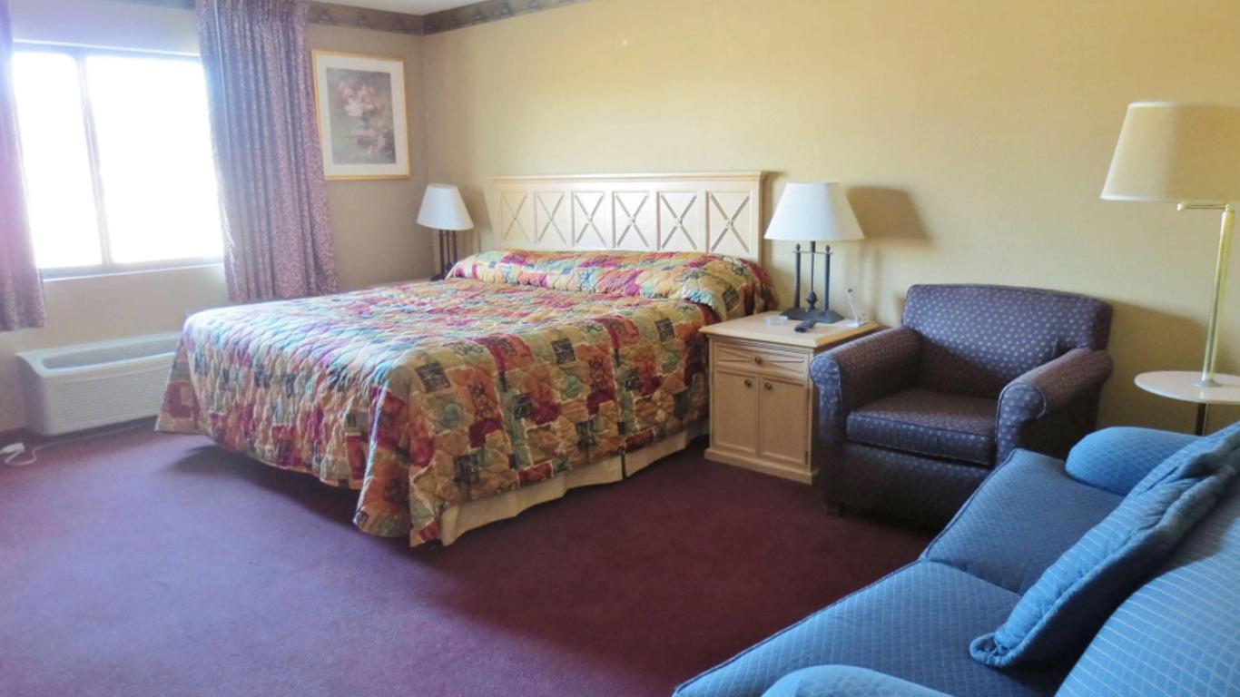 Days Inn & Suites by Wyndham Caseyville