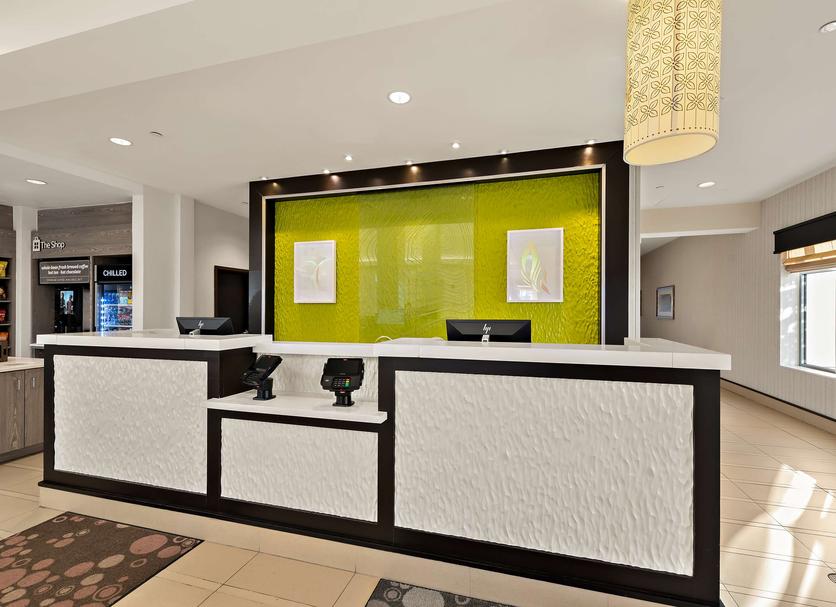 Front desk Photo