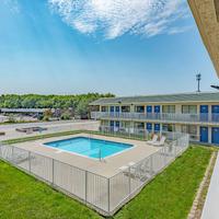 Motel 6 Kansas City North Airport