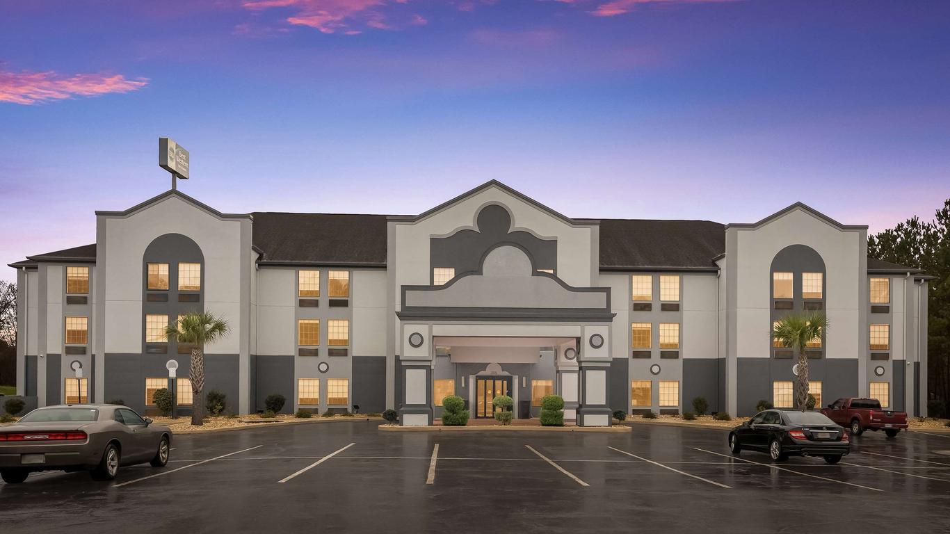 Best Western Bradbury Inn & Suites