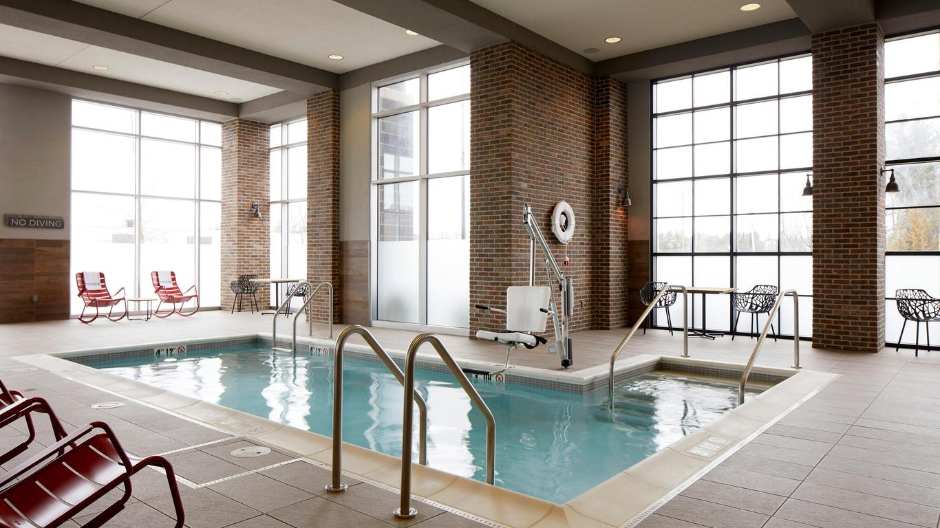 Archer Hotel Boston/Burlington