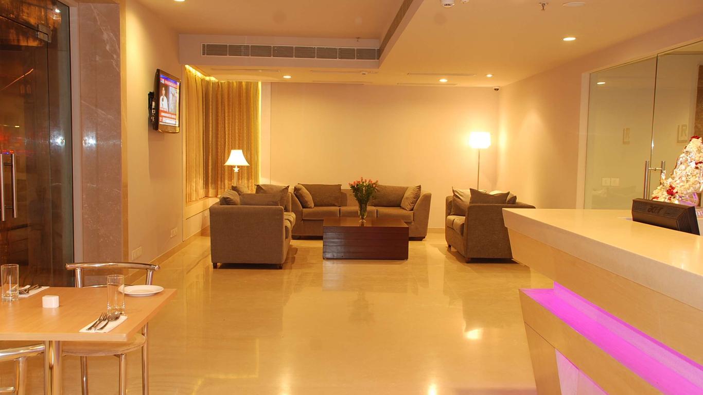 Sarovar Portico Naraina, Hotel