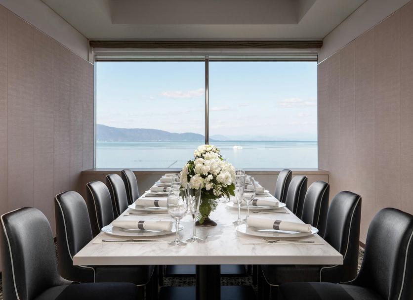 Dining room Photo