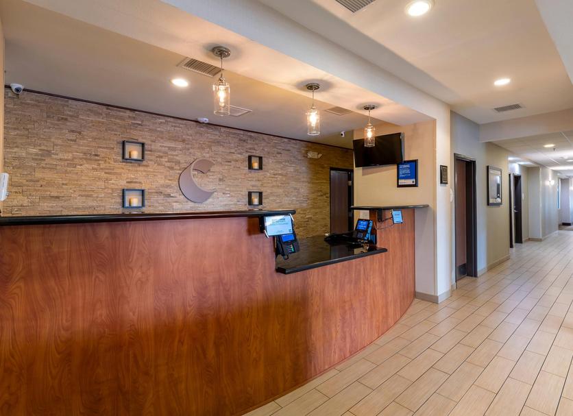 Front desk Photo