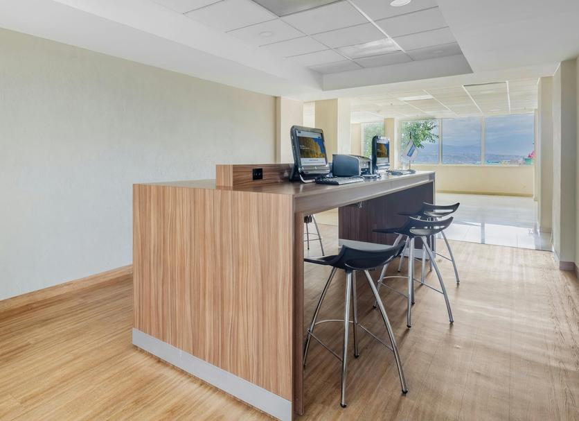 Front desk Photo