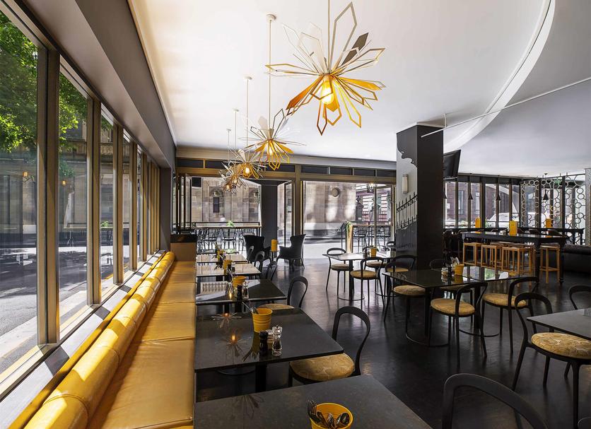 Restaurant Photo