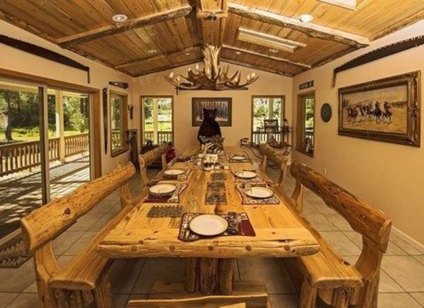 Dining room Photo