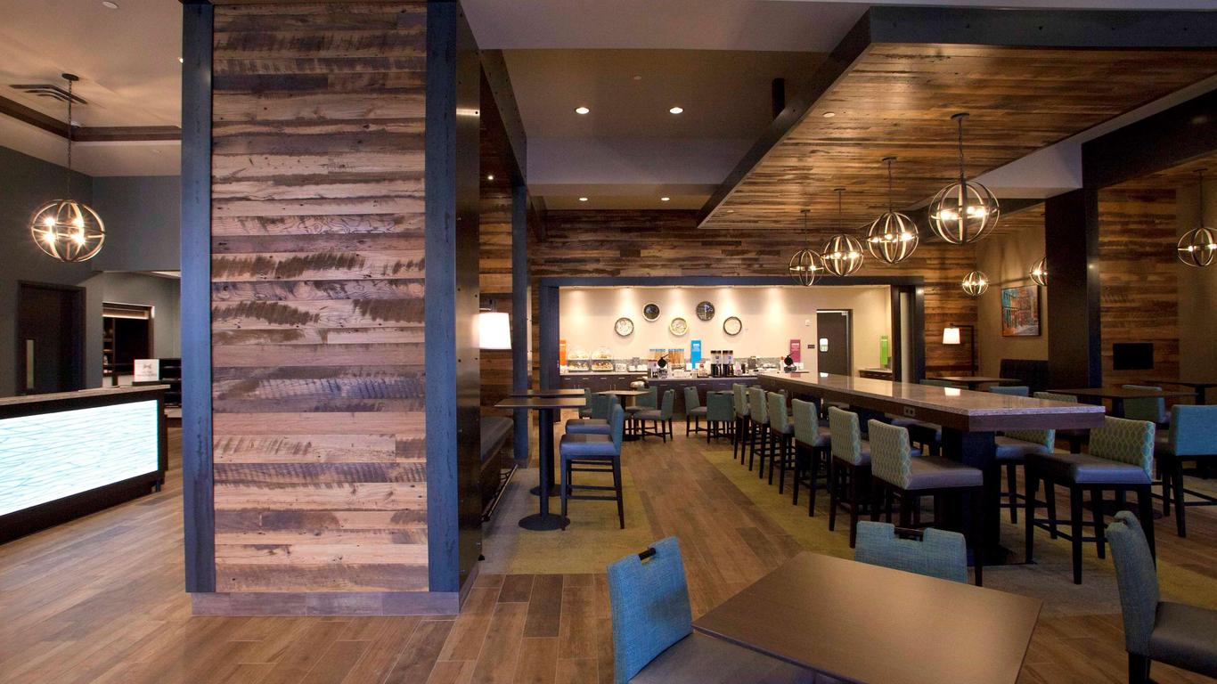 Hampton Inn & Suites St. Paul Downtown