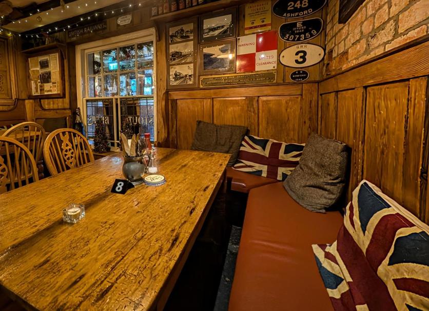 Dining room Photo