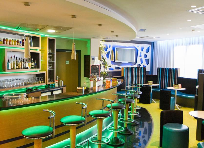Bar Photo