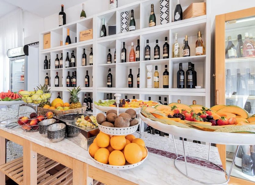 Buffet Photo