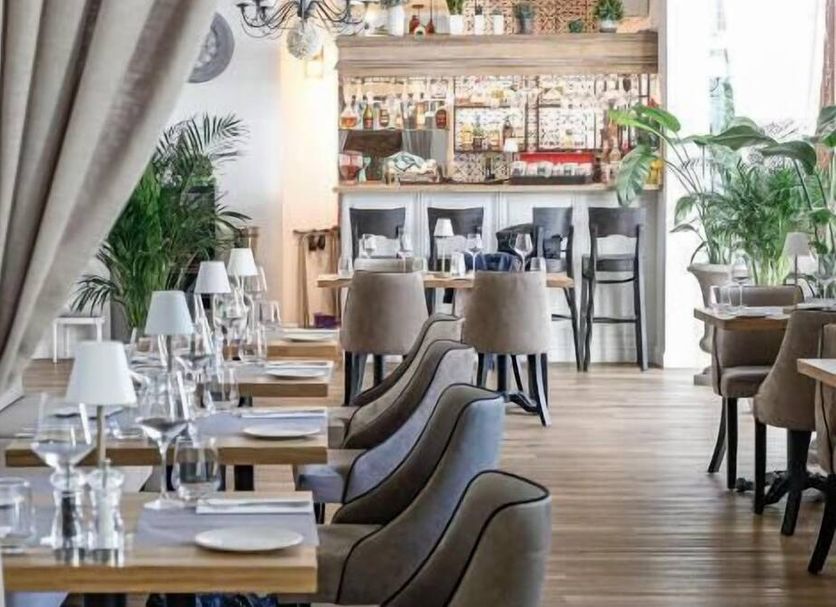 Restaurant Photo