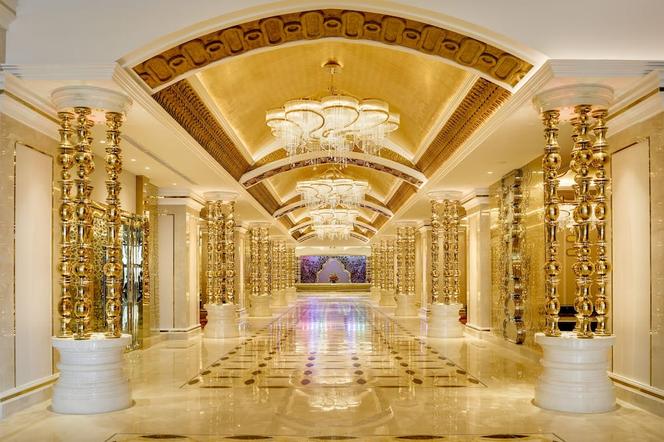 Nagaworld Hotel & Entertainment Complex