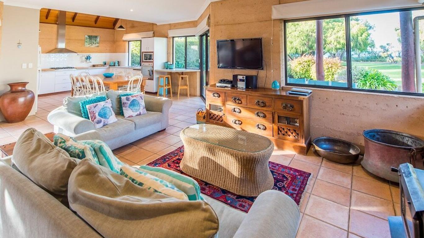 Whalers Cove Villas