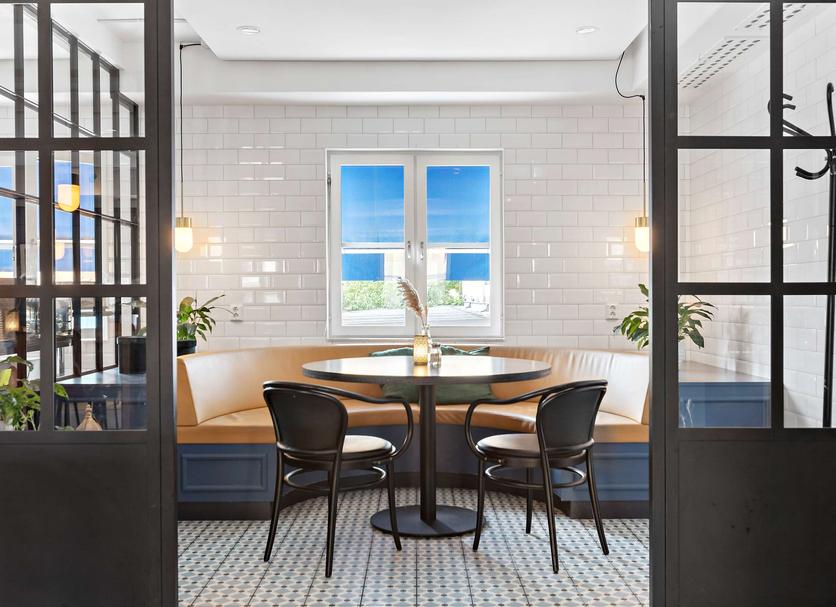 Dining room Photo