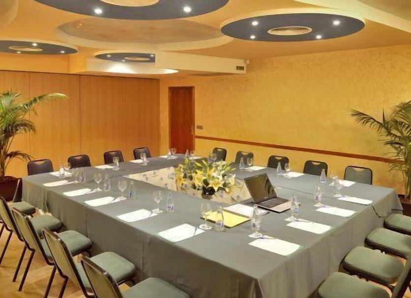 Conference room Photo