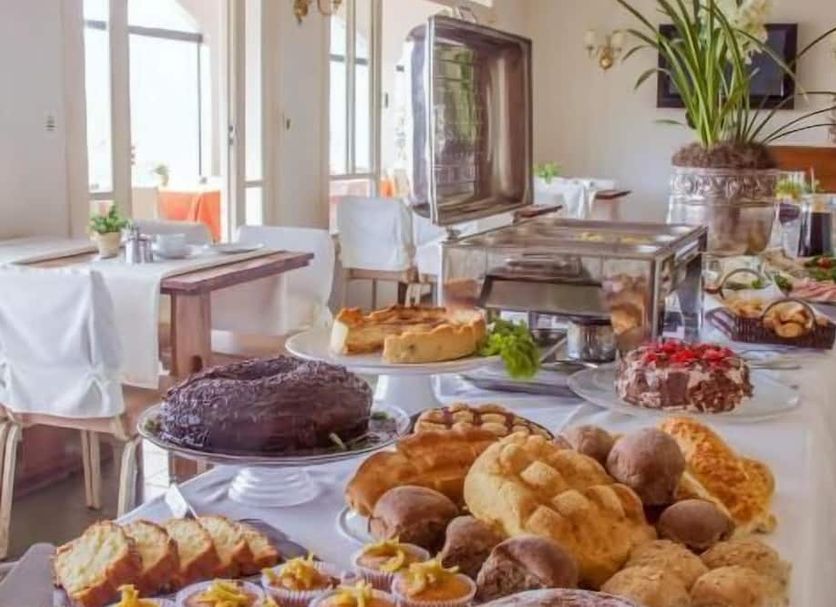 Buffet Photo
