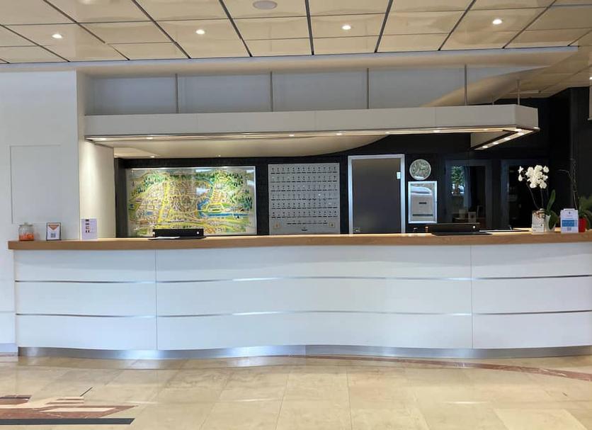 Front desk Photo