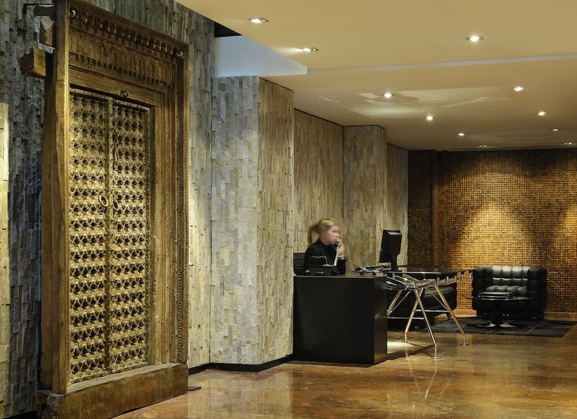 Front desk Photo