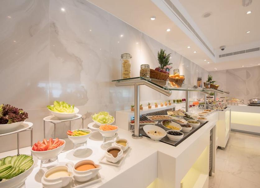 Buffet Photo