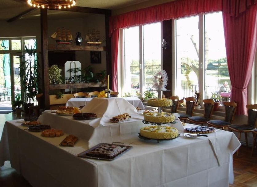 Buffet Photo