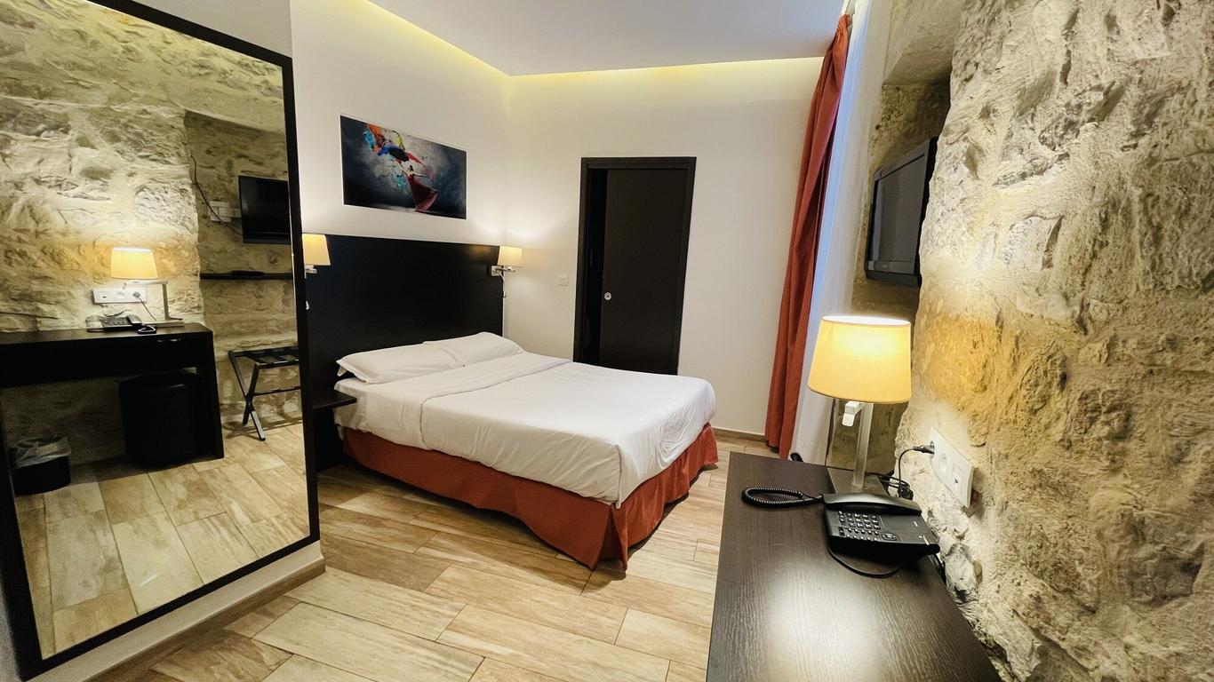 Central Hotel