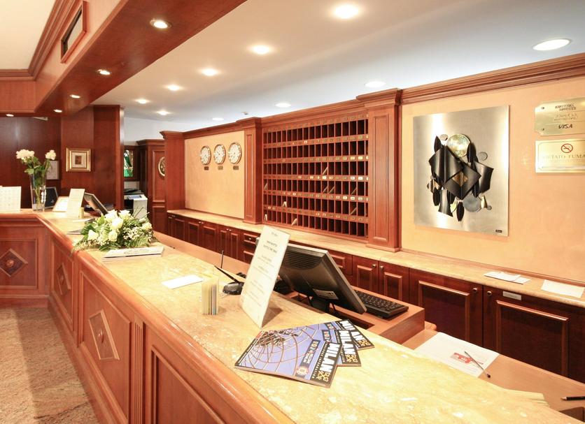 Front desk Photo