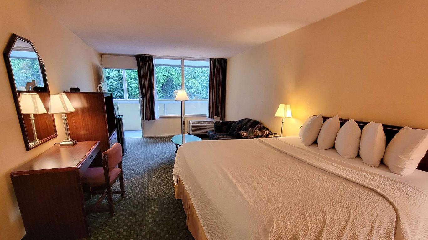 Days Inn by Wyndham Alexandria South
