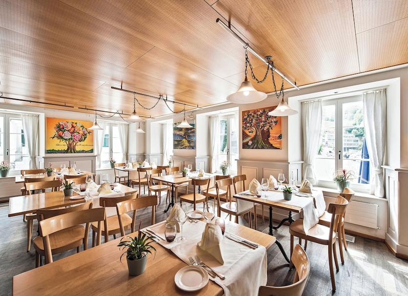 Restaurant Photo