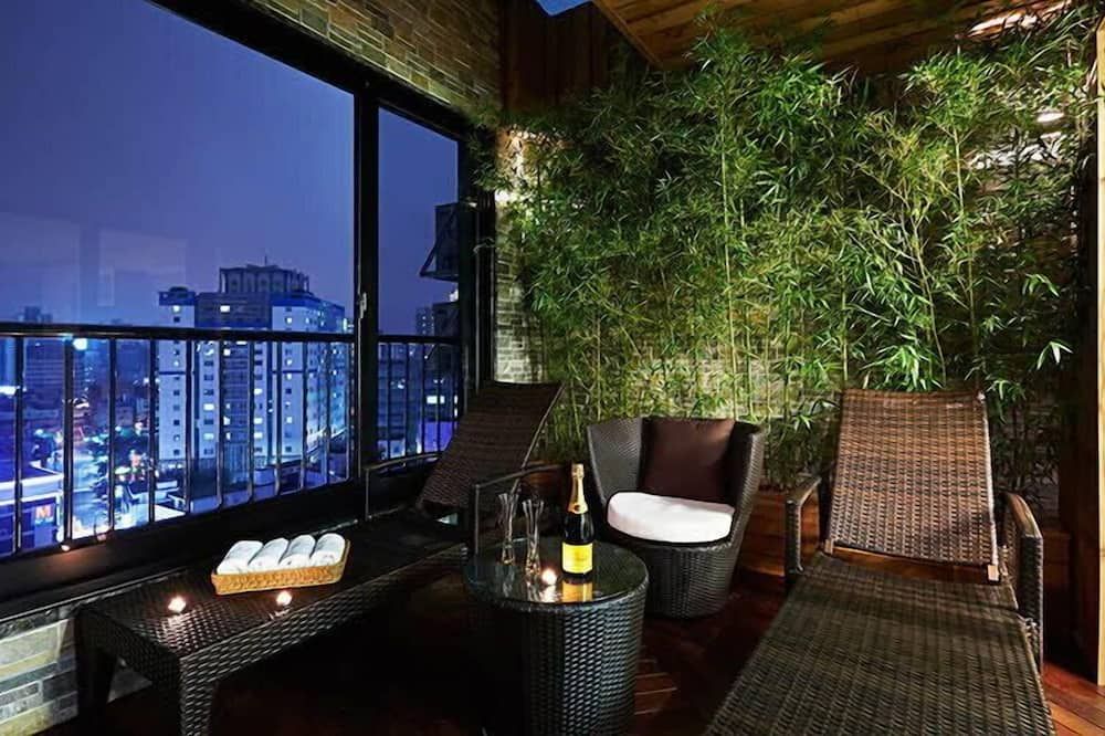 Balcony Photo