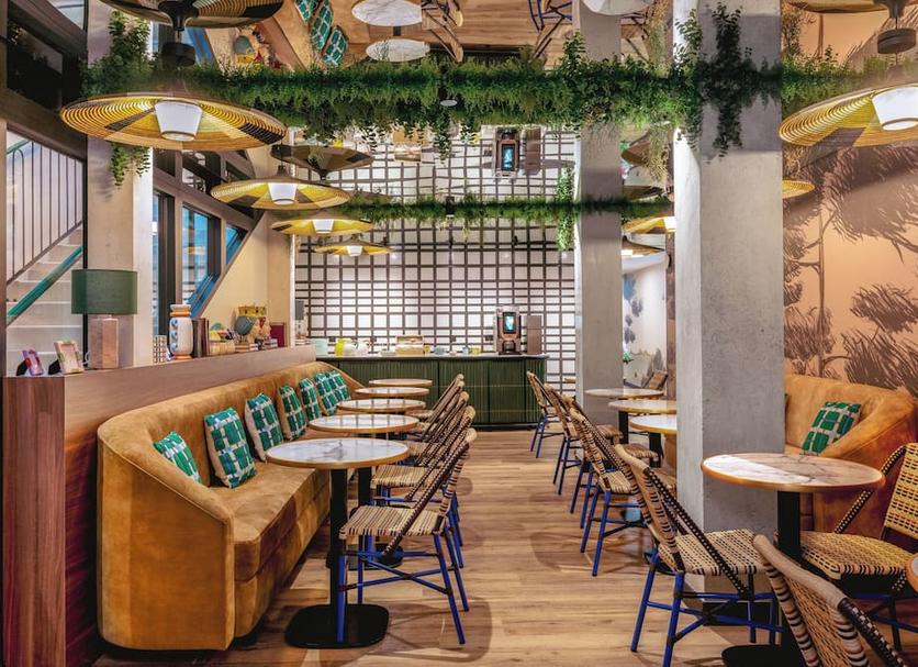 Restaurant Photo
