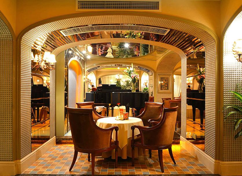 Dining room Photo