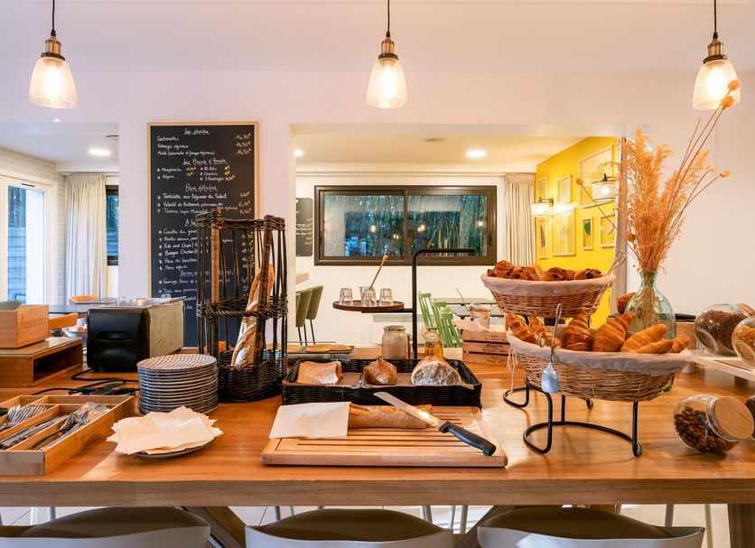 Dining room Photo