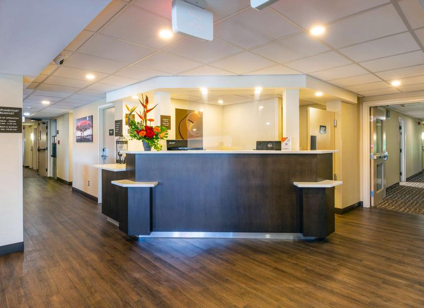 Front desk Photo