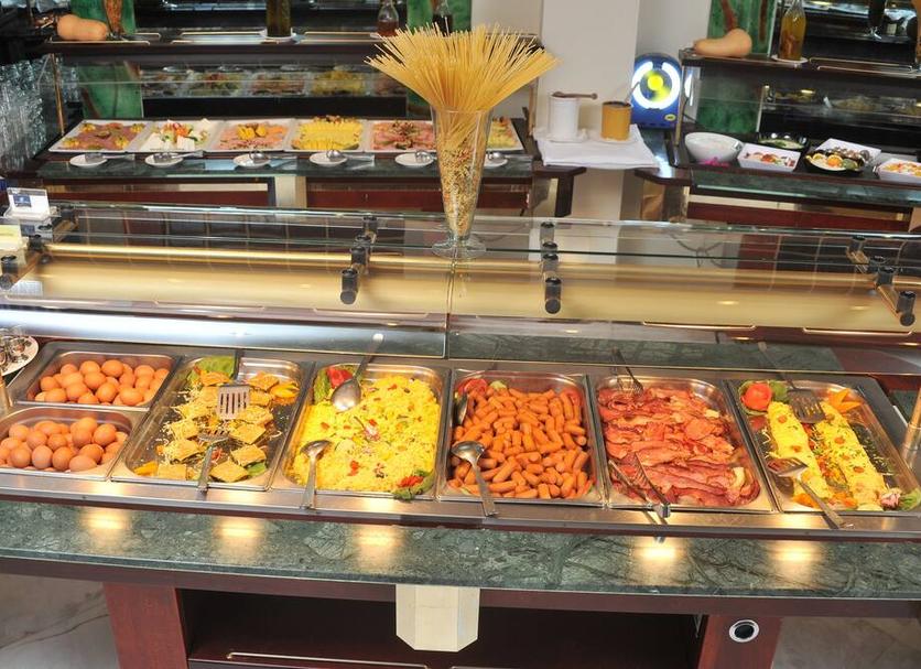 Buffet Photo