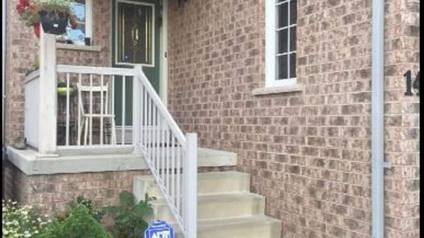 Cozy & Spacious Suite with Private Bathroom near Toronto Airport !
