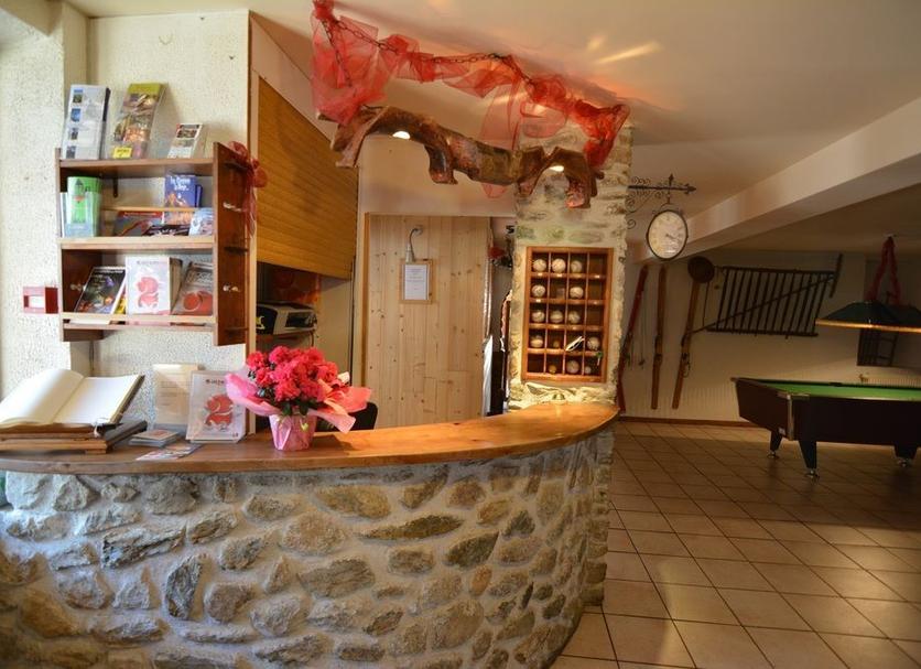 Front desk Photo