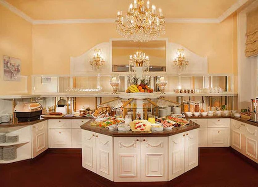 Buffet Photo