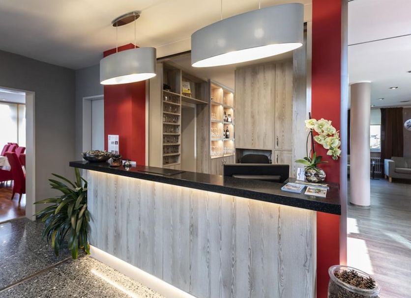 Front desk Photo