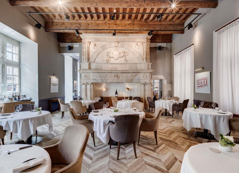 Restaurant Photo